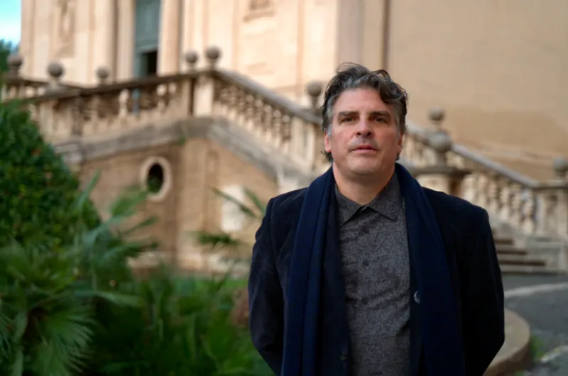Same Scene, Different Story: How Filmmakers Use Reruns to Catch Their Own Characters in a Lie